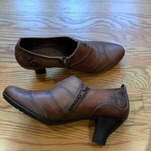 Pikolinos heeled loafers size 6